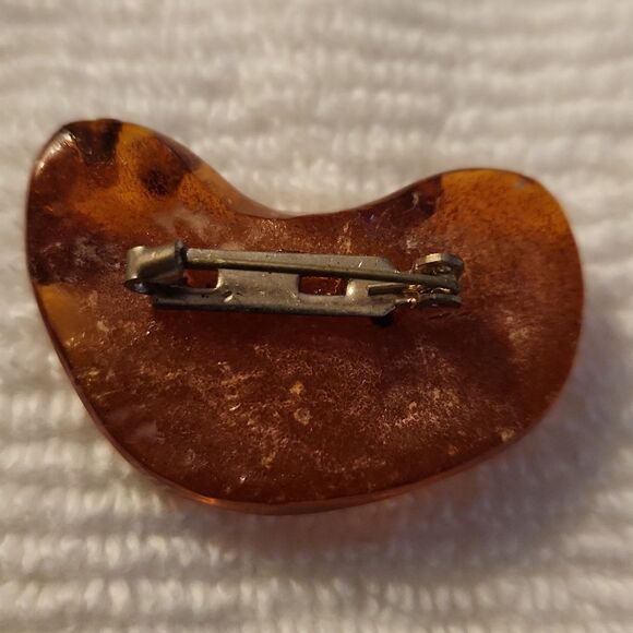 Genuine dark Amber heart shaped pin from Baltic Sea Lithuania - Picture 2 of 6